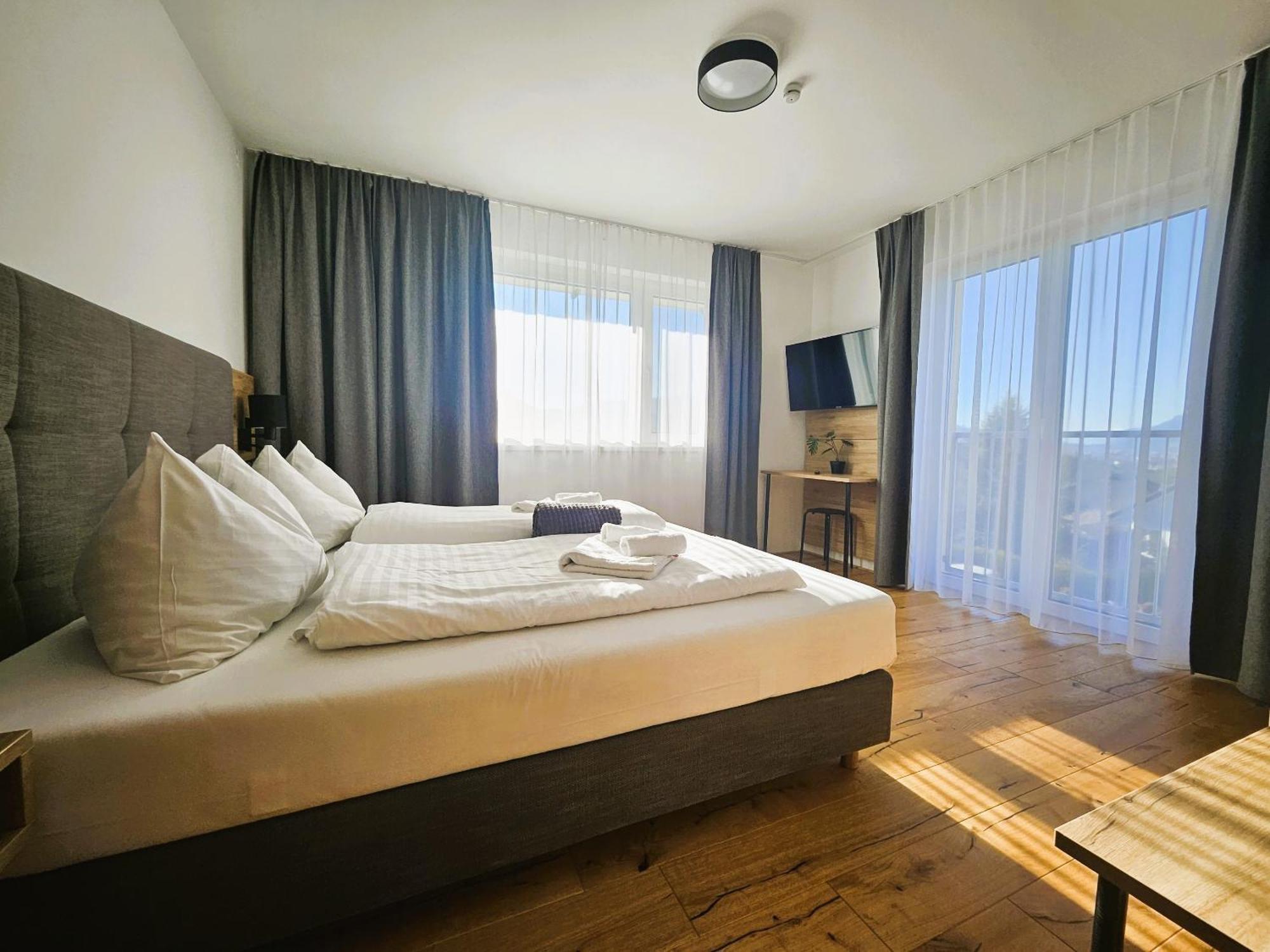 Mountains & Lakes - Chaletdorf & Appartements Villach Zewnętrze zdjęcie